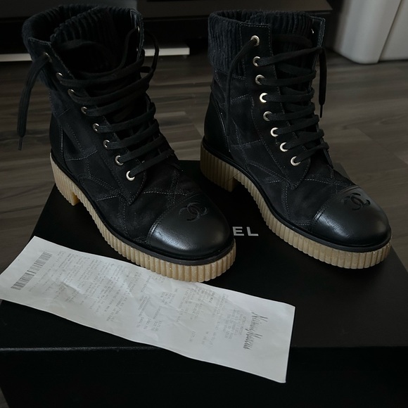 Chanel combat boots “TREK TRACK LACE UP” - Picture 5 of 8